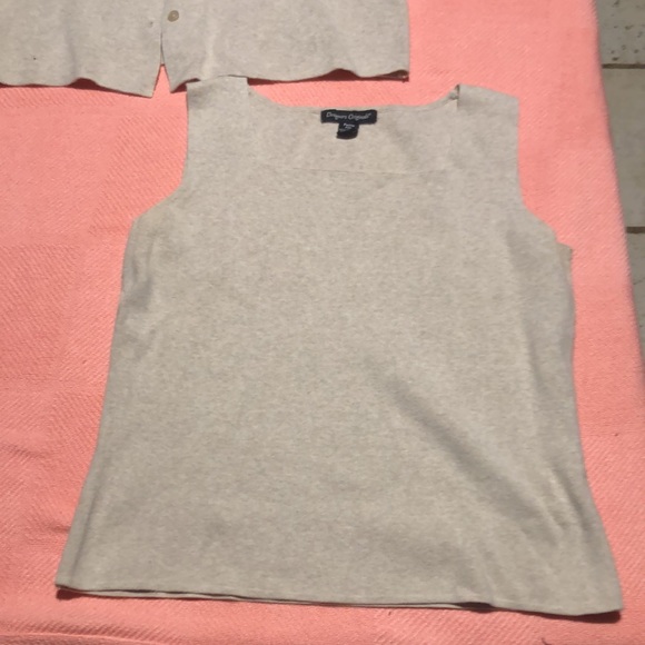 ⭐️⬇️ Designer’s Originals Women’s Sleeveless Sweater and Cardigan Set - Picture 6 of 10